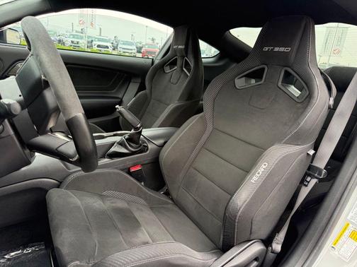 Avalanche 2017 Ford Shelby GT350 Base