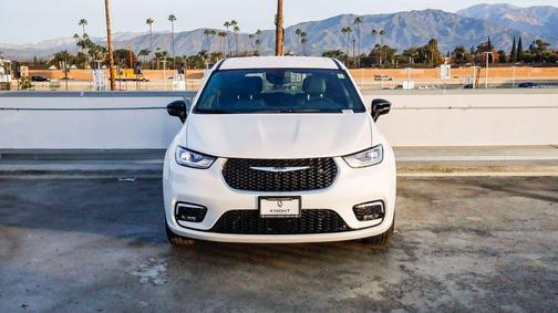 2026 Chrysler Pacifica L