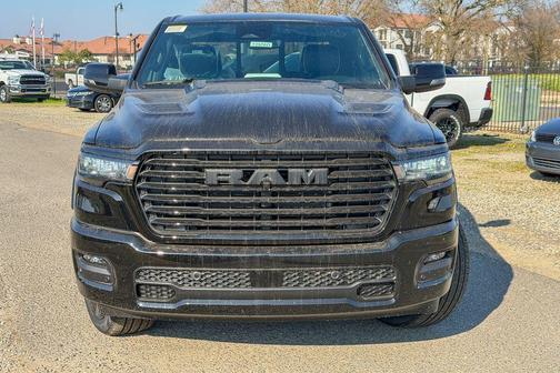 Diamond Black Crystal Pearlcoat 2026 RAM 1500 Laramie