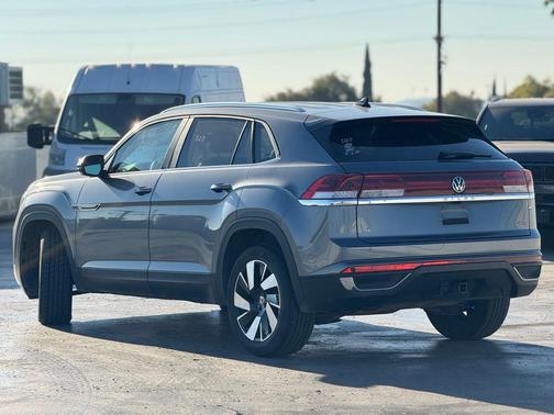 2024 Volkswagen Atlas Cross Sport 2.0T SE w/Technology 4MOTION