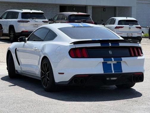OXFORD WHITE 2017 Ford Shelby GT350 Base
