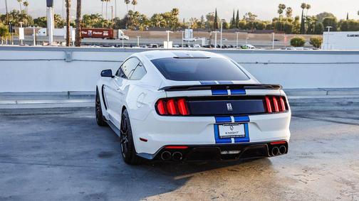 OXFORD WHITE 2017 Ford Shelby GT350 Base
