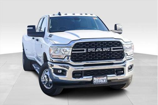2024 RAM 3500 Big Horn Crew Cab 4x4 8' Box