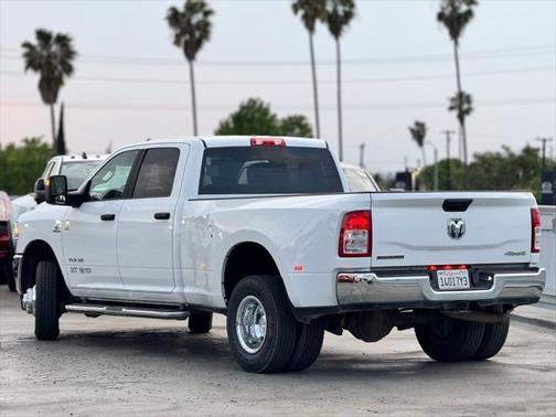 2024 RAM 3500 Big Horn Crew Cab 4x4 8' Box