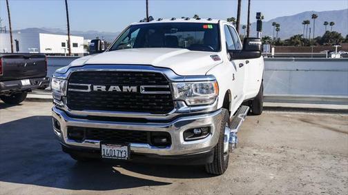 2024 RAM 3500 Big Horn Crew Cab 4x4 8' Box