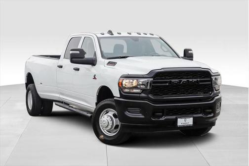 2023 RAM 3500 Tradesman Crew Cab 4x4 8' Box