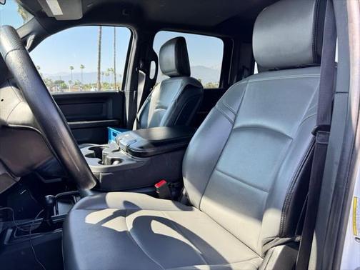 2023 RAM 3500 Tradesman Crew Cab 4x4 8' Box
