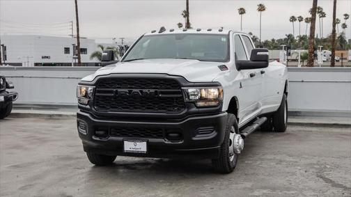 2023 RAM 3500 Tradesman Crew Cab 4x4 8' Box