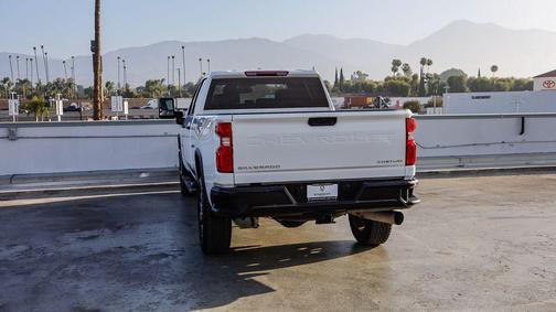 Summit White 2025 Chevrolet Silverado 2500 Custom