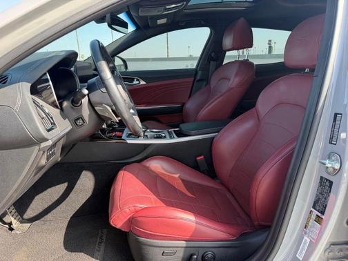 Ceramic Silver 2022 Kia Stinger GT2