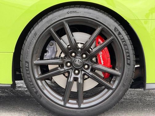 Grabber Lime 2020 Ford Shelby GT500 Base