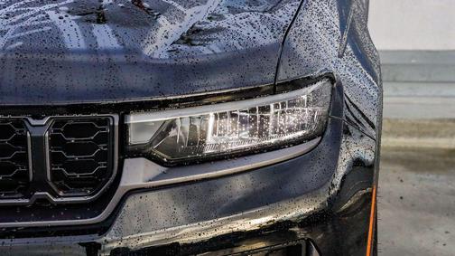 Diamond Black Crystal Pearlcoat 2026 Jeep Grand Cherokee Altitude