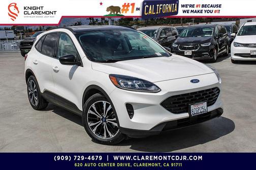 STAR WHITE METALLIC TRI-COAT 2021 Ford Escape SE