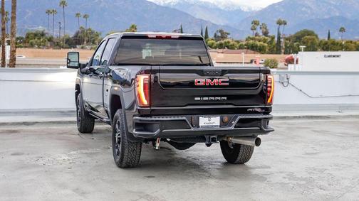2025 GMC Sierra 2500 AT4