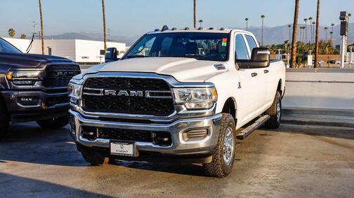 2024 RAM 2500 Tradesman Crew Cab 4x4 8' Box