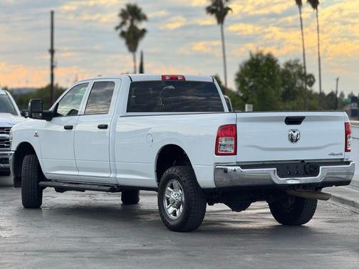 2024 RAM 2500 Tradesman Crew Cab 4x4 8' Box