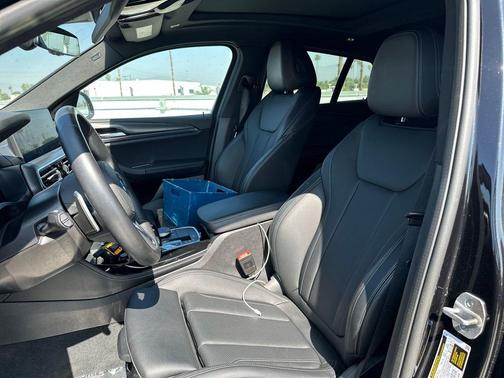 Alpine White 2025 BMW X4 xDrive30i