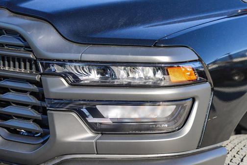 2026 RAM 2500 Tradesman Crew Cab 4x4 6'4' Box