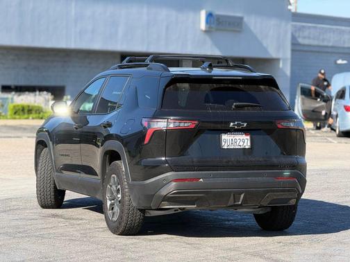 Mosaic Black Metallic 2025 Chevrolet Equinox FWD ACTIV