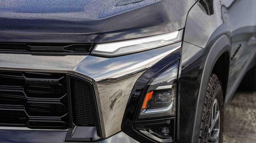 Mosaic Black Metallic 2025 Chevrolet Equinox FWD ACTIV