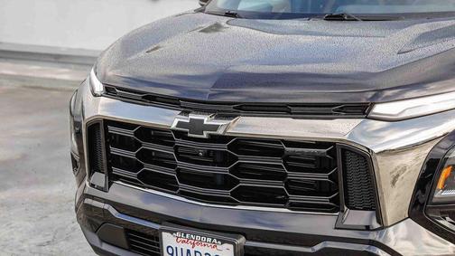 Mosaic Black Metallic 2025 Chevrolet Equinox FWD ACTIV