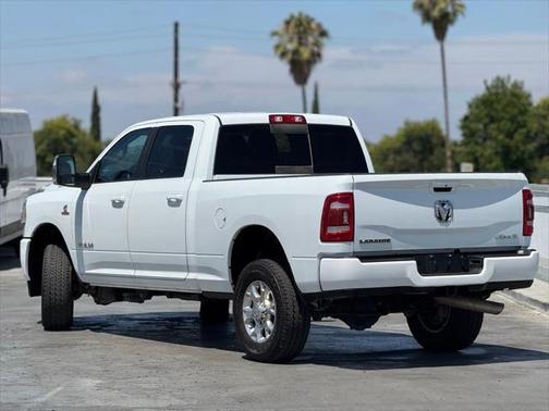 2024 RAM 2500 Laramie Crew Cab 4x4 6'4' Box