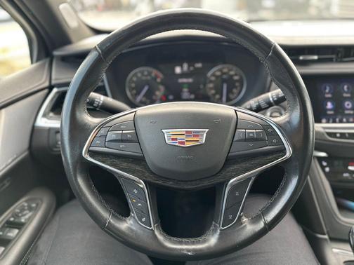 2023 Cadillac XT5 Premium Luxury