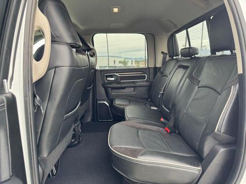 2024 RAM 2500 Laramie Crew Cab 4x4 6'4' Box