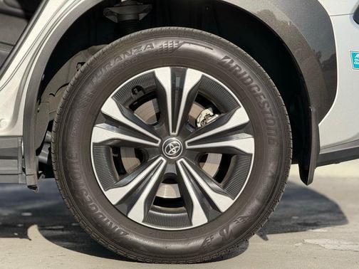 2024 Toyota bZ4X XLE