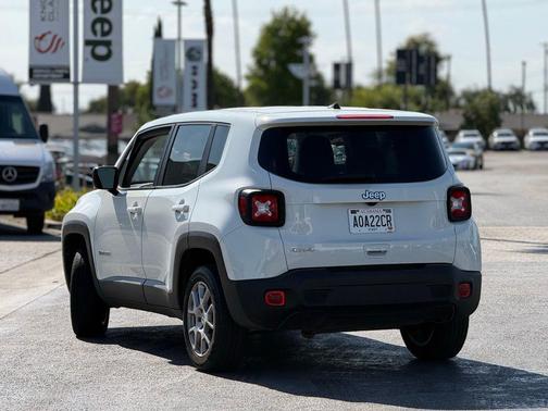 2023 Jeep Renegade Latitude