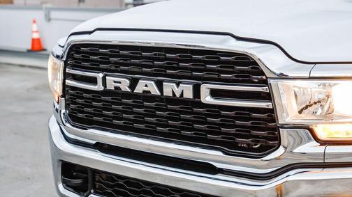 2023 RAM 2500 Big Horn Crew Cab 4x4 8' Box