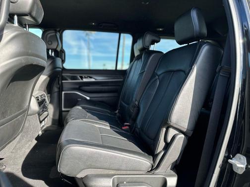 2024 Jeep Wagoneer Series II 4x4