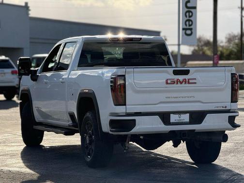 2025 GMC Sierra 2500 AT4