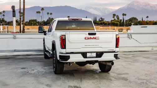 2025 GMC Sierra 2500 AT4