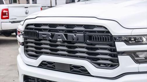 2025 RAM 3500 Big Horn Crew Cab 4x4 8' Box