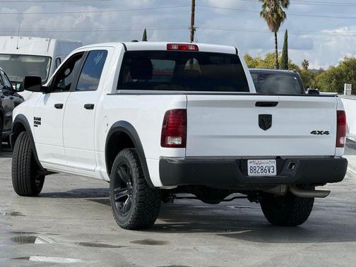 2024 RAM 1500 Classic Warlock Crew Cab 4x4 5'7' Box