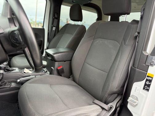 2022 Jeep Wrangler Sport S