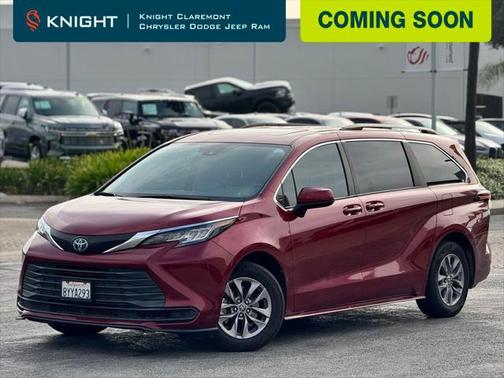 2022 Toyota Sienna LE