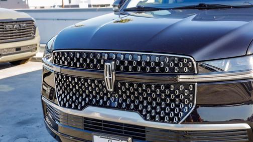 INFINITE BLACK MET CC 2025 Lincoln Navigator Reserve