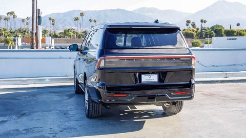 INFINITE BLACK MET CC 2025 Lincoln Navigator Reserve