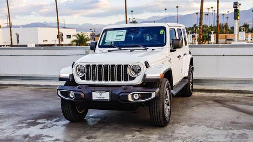 2025 Jeep Wrangler 4-Door Sahara 4x4