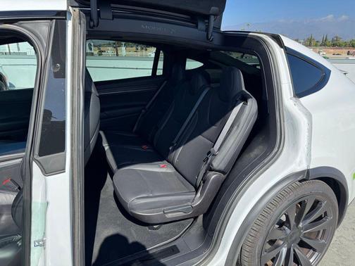 2022 Tesla Model X Dual Motor All-Wheel Drive