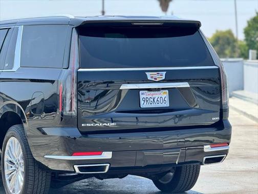 2025 Cadillac Escalade ESV Premium Luxury