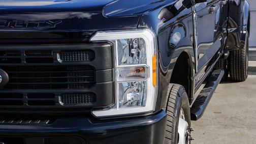 AGATE BLACK 2025 Ford F-350 XL