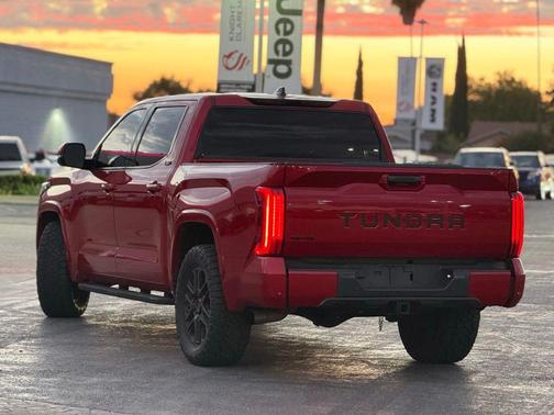 2022 Toyota Tundra SR5