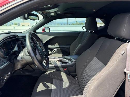 Octane Red Pearlcoat 2022 Dodge Challenger SXT