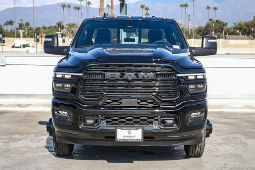 2026 RAM 3500 Laramie Crew Cab 4x4 8' Box