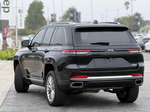 2023 Jeep Grand Cherokee Summit