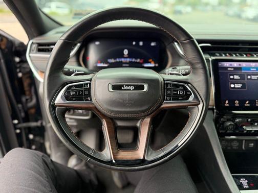 2023 Jeep Grand Cherokee Summit