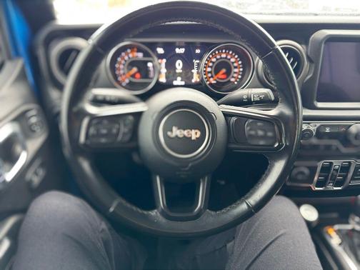 2022 Jeep Gladiator Willys 4x4